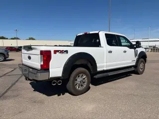 Ford F-250 Super Duty 2017 4x4 XLT 4dr Crew Cab 6.8 ft. SB Pickup