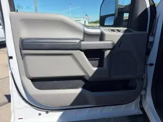 Ford F-250 Super Duty 2017 4x4 XLT 4dr Crew Cab 6.8 ft. SB Pickup
