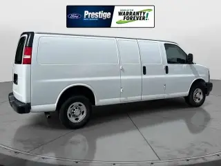 Chevrolet Express 2021 2500 Furgoneta de Carga Extendida de 3 Puertas