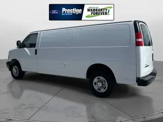 Chevrolet Express 2021 2500 Furgoneta de Carga Extendida de 3 Puertas