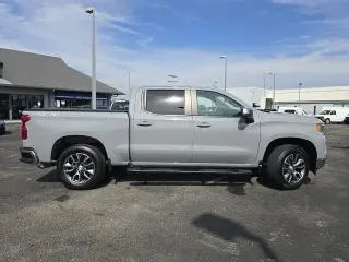 Chevrolet Silverado 1500 2024 4x4 LT 4dr Crew Cab 5.8 ft. SB con 2FL