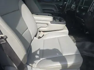 Chevrolet Silverado 3500HD CC 2019 4x2 Camión de Trabajo Cabina Regular de 2 puertas Chasis SWB