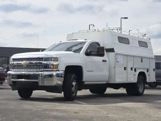 Chevrolet Silverado 3500HD CC 2019 4x2 Camión de Trabajo Cabina Regular de 2 puertas Chasis SWB