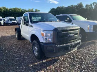 Ford F-250 Super Duty 2016 4x4 XL 2 puertas Cabina Regular Caja de 8 pies Pickup