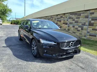 Volvo S60 2022 AWD B5 Momentum sedán de 4 puertas