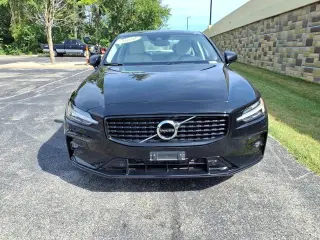 Volvo S60 2022 AWD B5 Momentum sedán de 4 puertas