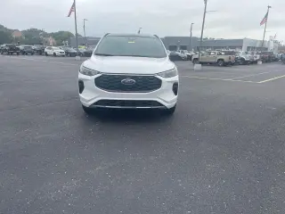Ford Escape 2023 Tracción en las Cuatro Ruedas (AWD) ST-Line SUV de 4 puertas