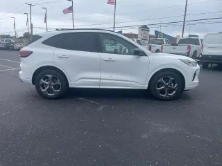 Ford Escape 2023 Tracción en las Cuatro Ruedas (AWD) ST-Line SUV de 4 puertas