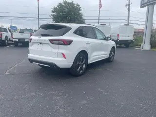 Ford Escape 2023 Tracción en las Cuatro Ruedas (AWD) ST-Line SUV de 4 puertas