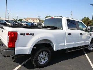 Ford F-250 Super Duty 2022 4x4 XL 4dr Cab de Trabajo de 6.8 pies de largo Pickup