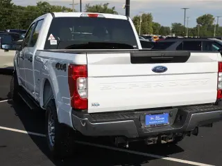 Ford F-250 Super Duty 2022 4x4 XL 4dr Cab de Trabajo de 6.8 pies de largo Pickup