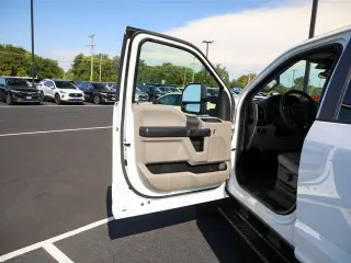 Ford F-250 Super Duty 2022 4x4 XL 4dr Cab de Trabajo de 6.8 pies de largo Pickup