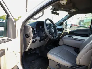 Ford F-250 Super Duty 2022 4x4 XL 4dr Cab de Trabajo de 6.8 pies de largo Pickup