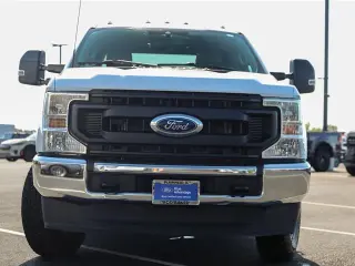 Ford F-250 Super Duty 2022 4x4 XL 4dr Cab de Trabajo de 6.8 pies de largo Pickup
