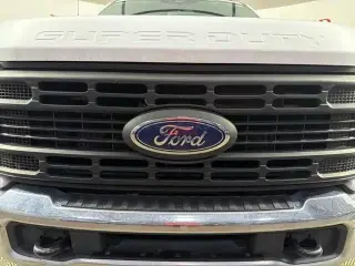 Ford F-250 Super Duty 2024 4x4 XL 4dr Cab de Trabajo Pickup de 6.8 pies de largo
