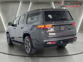 Jeep Wagoneer 2022 4x4 Serie III Carbide SUV de 4 puertas