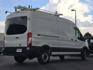 Ford Transit 2017 250 3 puertas LWB Furgoneta de carga de techo medio con puerta corrediza del lado del pasajero