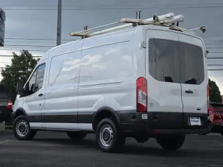 Ford Transit 2017 250 3 puertas LWB Furgoneta de carga de techo medio con puerta corrediza del lado del pasajero