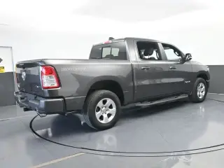 Ram 1500 2021 4x4 Big Horn 4 puertas Crew Cab batea de 5.6 pies