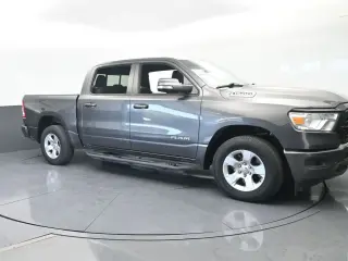 Ram 1500 2021 4x4 Big Horn 4 puertas Crew Cab batea de 5.6 pies