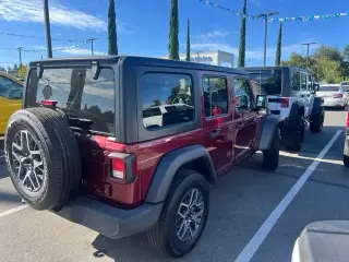 Jeep Wrangler Unlimited 2022 4x4 Sport SUV de 4 puertas
