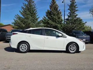 Toyota Prius 2017 Two 4dr Hatchback