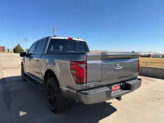 Ford F-150 2024 4x4 Platinum 4 puertas SuperCrew caja corta de 6.5 pies