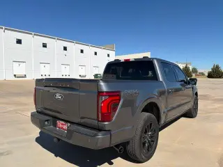 Ford F-150 2024 4x4 Platinum 4 puertas SuperCrew caja corta de 6.5 pies