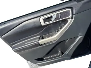 Ford Explorer 2023 XLT SUV 4 puertas