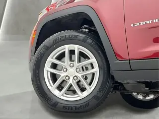 Jeep Grand Cherokee 2024 4x4 Laredo SUV de 4 puertas