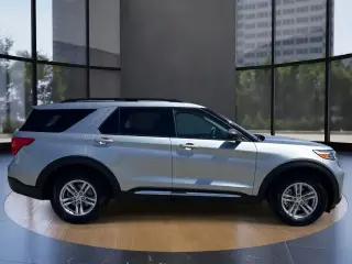 Ford Explorer 2023 XLT 4x4 SUV