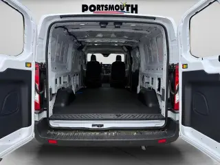 Furgoneta de carga Ford Transit 2024 AWD 150 3 puertas SWB de techo bajo