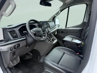 Furgoneta de carga Ford Transit 2024 AWD 150 3 puertas SWB de techo bajo