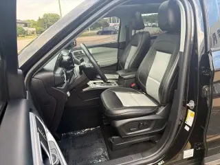 Ford Explorer 2023 AWD XLT SUV de 4 puertas
