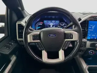 Ford F-250 Super Duty 2022 4x4 Lariat Cabina Crew Cab de 4 puertas y caja corta de 6.8 pies