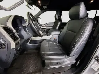 Ford F-250 Super Duty 2022 4x4 Lariat Cabina Crew Cab de 4 puertas y caja corta de 6.8 pies