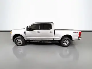 Ford F-250 Super Duty 2022 4x4 Lariat Cabina Crew Cab de 4 puertas y caja corta de 6.8 pies