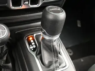 Jeep Gladiator 2025 4x4 Big Bear de 4 puertas, cabina doble, caja corta de 5.0 pies