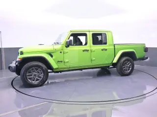 Jeep Gladiator 2025 4x4 Big Bear de 4 puertas, cabina doble, caja corta de 5.0 pies