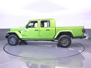 Jeep Gladiator 2025 4x4 Big Bear de 4 puertas, cabina doble, caja corta de 5.0 pies