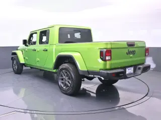 Jeep Gladiator 2025 4x4 Big Bear de 4 puertas, cabina doble, caja corta de 5.0 pies
