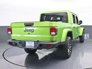 Jeep Gladiator 2025 4x4 Big Bear de 4 puertas, cabina doble, caja corta de 5.0 pies