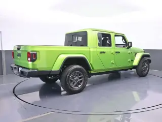 Jeep Gladiator 2025 4x4 Big Bear de 4 puertas, cabina doble, caja corta de 5.0 pies