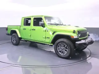 Jeep Gladiator 2025 4x4 Big Bear de 4 puertas, cabina doble, caja corta de 5.0 pies