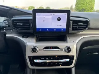 Ford Explorer 2023 AWD XLT SUV de 4 puertas
