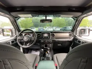 Jeep Wrangler Unlimited 2018 4x4 Sport 4dr SUV (lanzamiento de mitad de año)