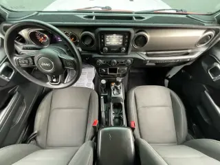 Jeep Wrangler Unlimited 2018 4x4 Sport 4dr SUV (lanzamiento de mitad de año)