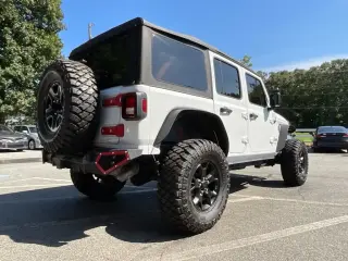 Jeep Wrangler Unlimited 2018 4x4 Sport 4dr SUV (lanzamiento de mitad de año)