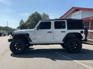 Jeep Wrangler Unlimited 2018 4x4 Sport 4dr SUV (lanzamiento de mitad de año)