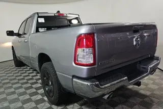 Ram 1500 2022 4x2 Big Horn 4 puertas Quad Cab caja de 6.4 pies Pickup